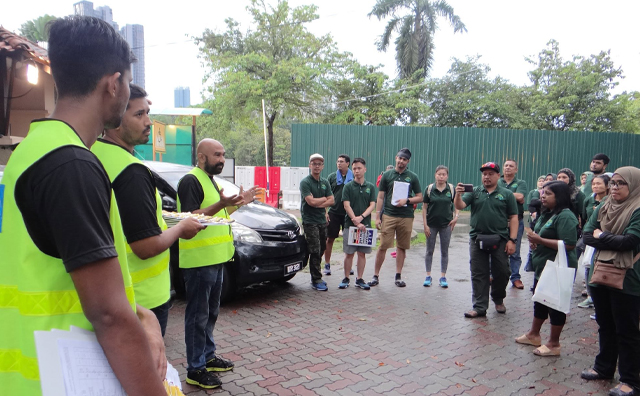 Corporate car treasure hunt team building activity in Malaysia
